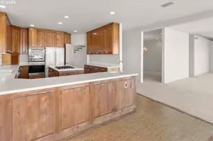165 N Lotus Beach Dr, Portland, OR 97217 - Photo 9