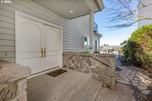 165 N Lotus Beach Dr, Portland, OR 97217 - Photo 5