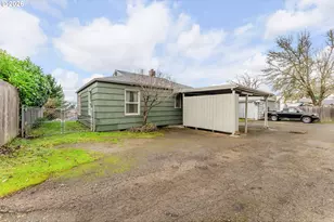 1565 NE Todd St, Roseburg, OR 97470 - Photo 23