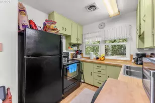 1565 NE Todd St, Roseburg, OR 97470 - Photo 7