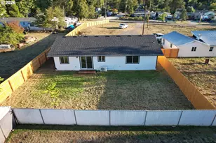 203 Henry St, Myrtle Creek, OR 97457 - Photo 13