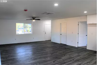 203 Henry St, Myrtle Creek, OR 97457 - Photo 3