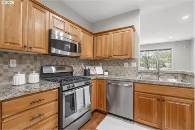 28831 SW Costa Cir W, Wilsonville, OR 97070 - Photo 11