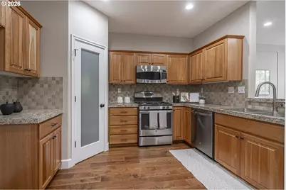 28831 SW Costa Cir W, Wilsonville, OR 97070 - Photo 9