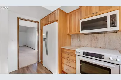 9470 SW Summerfield Dr, Portland, OR 97224 - Photo 17
