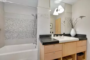 19333 SE River Dr Ct, Milwaukie, OR 97267 - Photo 27