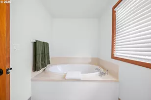 321 N Holladay Dr, Seaside, OR 97138 - Photo 39