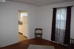 229 E Darwin St, Athena, OR 97813 - Photo 5