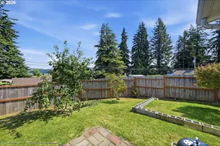340 16th Ave, Coos Bay, OR 97420 - Photo 35