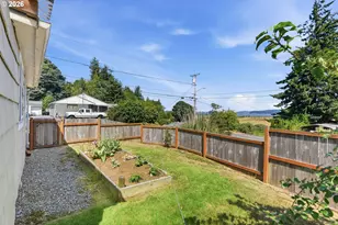 340 16th Ave, Coos Bay, OR 97420 - Photo 37