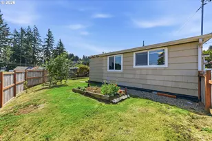 340 16th Ave, Coos Bay, OR 97420 - Photo 39
