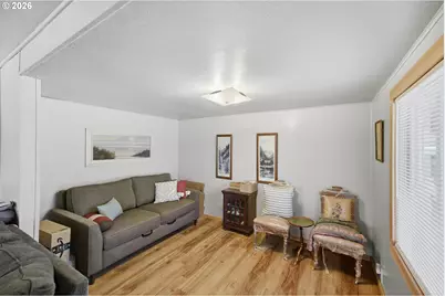 340 16th Ave, Coos Bay, OR 97420 - Photo 11
