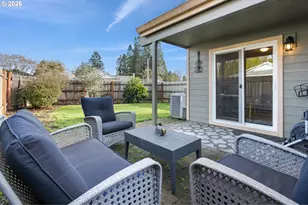 319 NE Hyde Cir, Hillsboro, OR 97124 - Photo 23