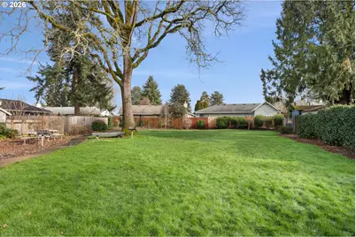 319 NE Hyde Cir, Hillsboro, OR 97124 - Photo 27