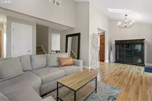 319 NE Hyde Cir, Hillsboro, OR 97124 - Photo 5