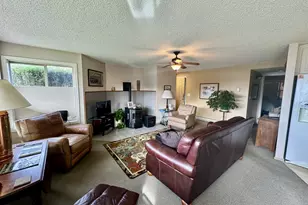 1070 Bay St, Florence, OR 97439 - Photo 3