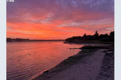1070 Bay St #22, Florence, OR 97439 - Photo 25