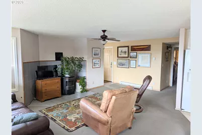 1070 Bay St #22, Florence, OR 97439 - Photo 9