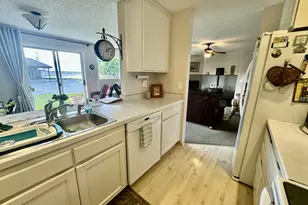 1070 Bay St, Florence, OR 97439 - Photo 5