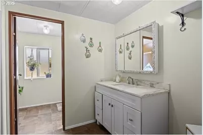 3580 NW Broad St, Roseburg, OR 97471 - Photo 7