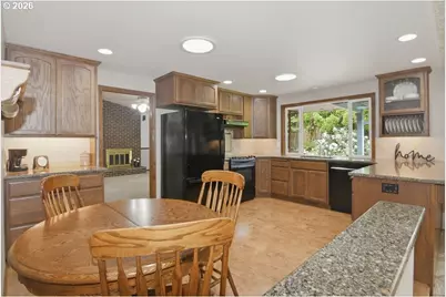 1017 NW 121st St, Vancouver, WA 98685 - Photo 9