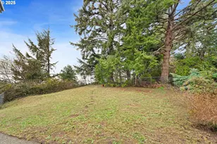 1270 Seagate Ave, Coos Bay, OR 97420 - Photo 5