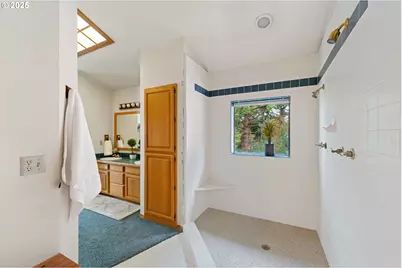 1270 Seagate Ave, Coos Bay, OR 97420 - Photo 39