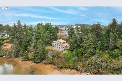 1270 Seagate Ave, Coos Bay, OR 97420 - Photo 3