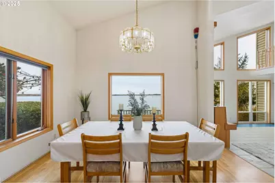 1270 Seagate Ave, Coos Bay, OR 97420 - Photo 11