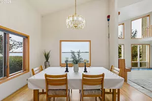 1270 Seagate Ave, Coos Bay, OR 97420 - Photo 11