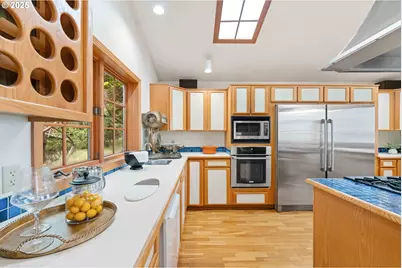 1270 Seagate Ave, Coos Bay, OR 97420 - Photo 17