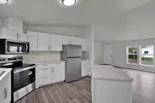 700 N Mill St, Creswell, OR 97426 - Photo 9