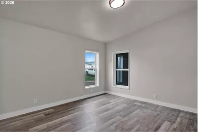 700 N Mill St #112, Creswell, OR 97426 - Photo 11