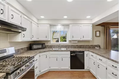 1923 Riting Ct, Salem, OR 97302 - Photo 11