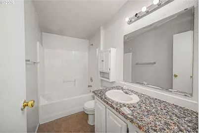 5510 E St, Springfield, OR 97478 - Photo 9