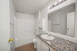 5510 E St, Springfield, OR 97478 - Photo 9