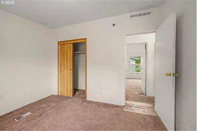 5510 E St, Springfield, OR 97478 - Photo 11