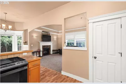 882 Jackies Ln, Eugene, OR 97404 - Photo 9