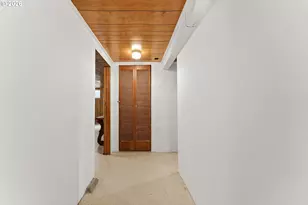 11311 SE Division St, Portland, OR 97266 - Photo 37