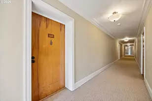 2336 SW Osage St, Portland, OR 97205 - Photo 5