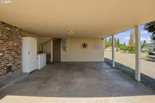 84124 Hilltop Dr, Pleasant Hill, OR 97455 - Photo 7