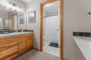 3121 N Knoll Dr, Newberg, OR 97132 - Photo 39