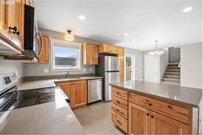 1394 10th Ave, Seaside, OR 97138 - Photo 7