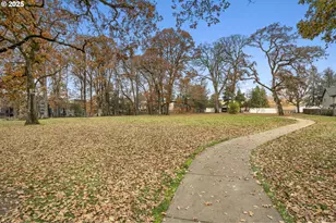 623 N Oak Hollow Dr, Newberg, OR 97132 - Photo 33