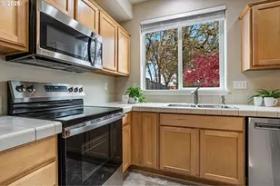 623 N Oak Hollow Dr, Newberg, OR 97132 - Photo 13