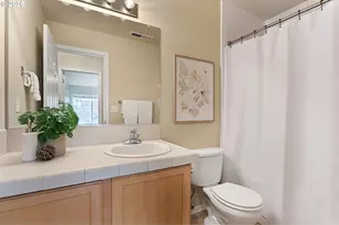 623 N Oak Hollow Dr, Newberg, OR 97132 - Photo 27