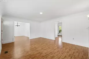 807 W 19th Ave, Eugene, OR 97402 - Photo 7