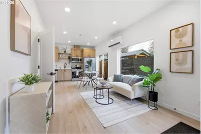 11715 SE Ash St, Portland, OR 97216 - Photo 7