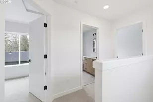 11715 SE Ash St, Portland, OR 97216 - Photo 29