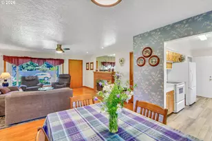 10620 NE Holladay St, Portland, OR 97220 - Photo 15